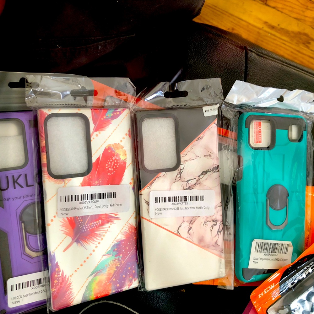 All kinds ofiPhone and galaxy phone cases all colors